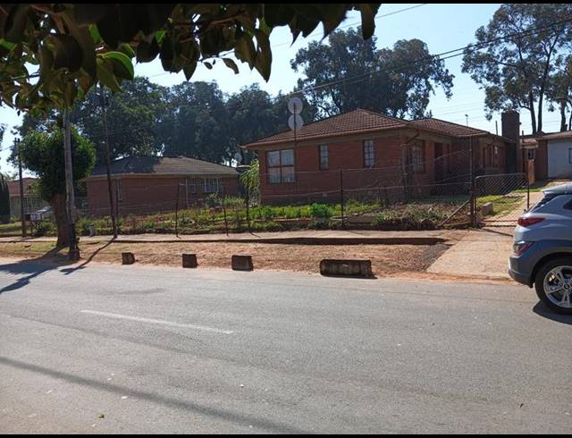 5 BEDROOM HOUSE FOR SALE IN ORLANDO EAST